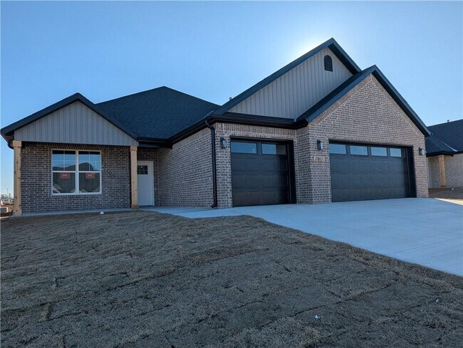 Building Photo - 7801 Range Ave