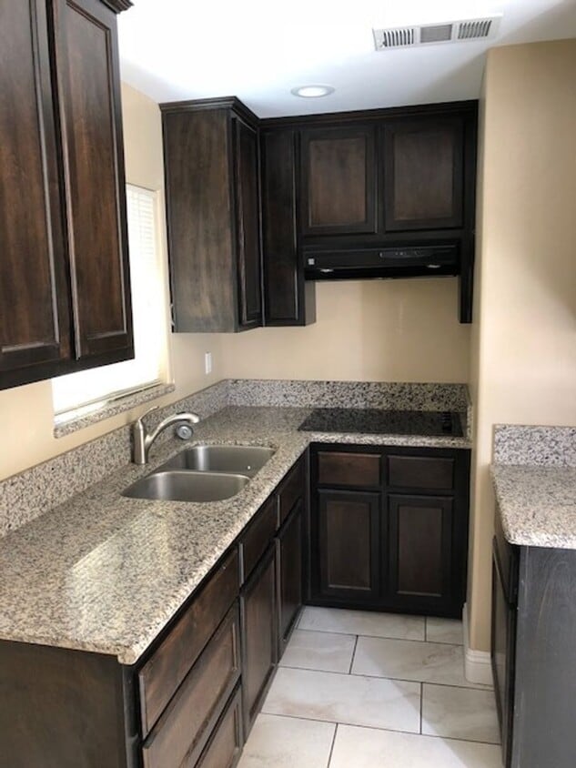 Foto principal - 321 F St