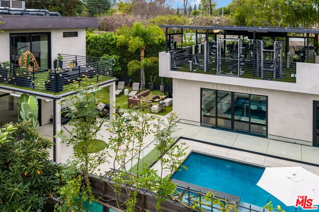 Building Photo - 18589 Linnet St