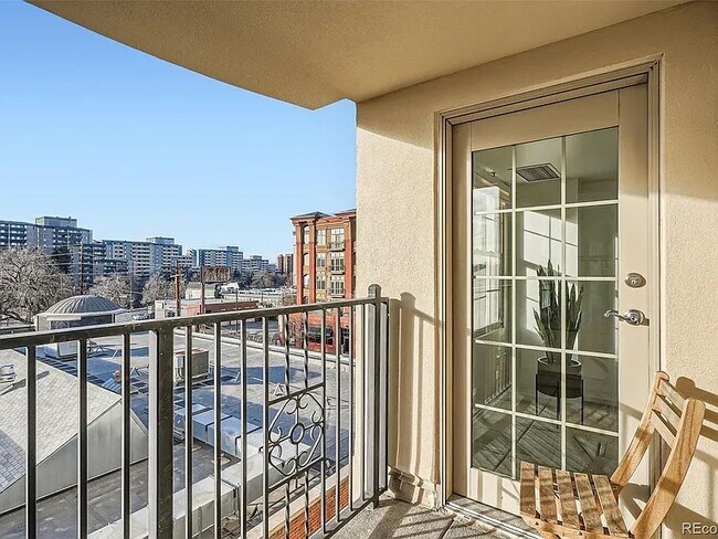 balcony - 300 W 11th Ave