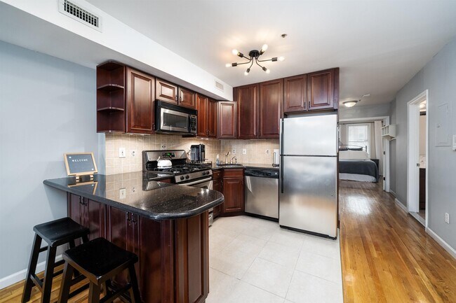 Foto del edificio - 611 Willow Ave