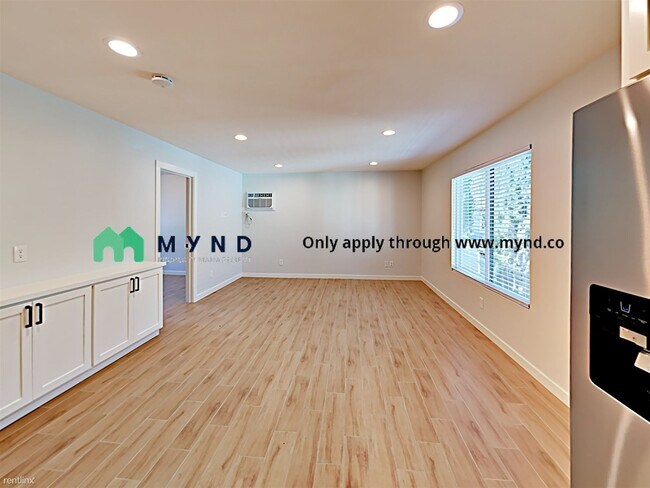 Building Photo - 2 br, 1 bath  - 2552 27th St Apt 3 3