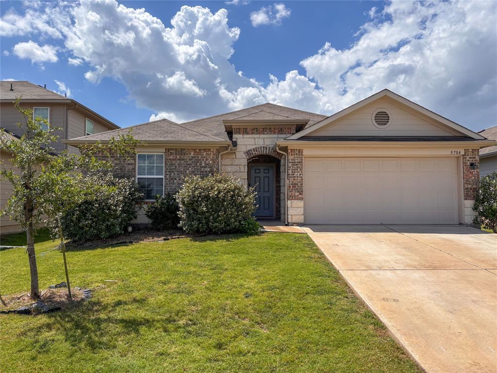 Foto principal - 5704 Ronee Leah Dr