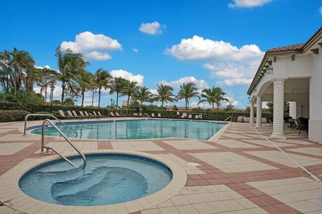 Foto del edificio - 6001 Woods Edge Cir