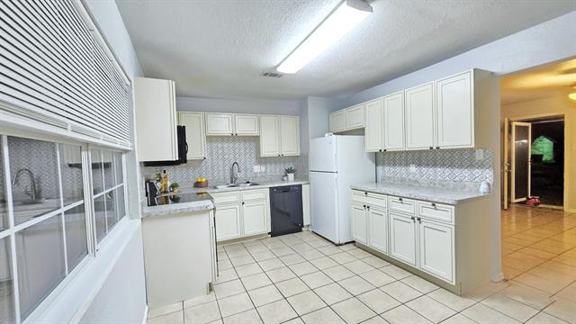 Foto del edificio - 5563 Richardson St