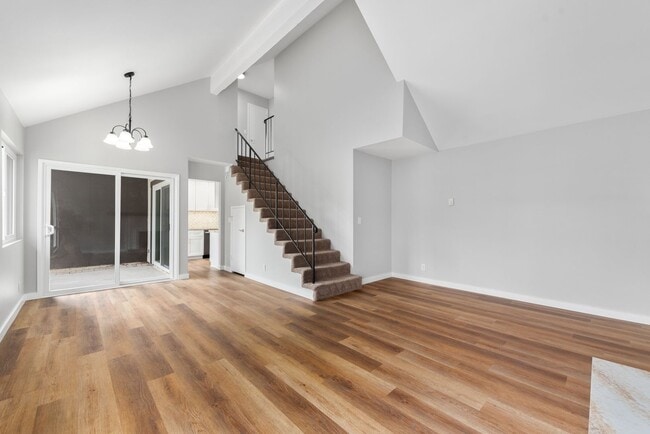 Building Photo - Condo for rent in Santa Barbara Near UCSB