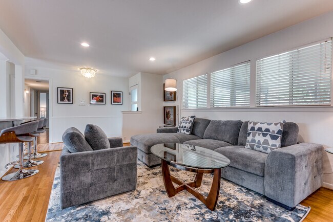 Foto del edificio - 3536 Timberview Rd