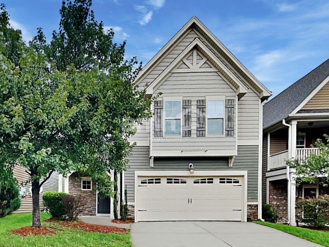 Primary Photo - 131 Station Dr