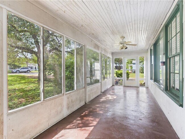 Foto del edificio - LATE JULY MOVE IN!  Adorable 3 Bedroom 2 Bathroom House