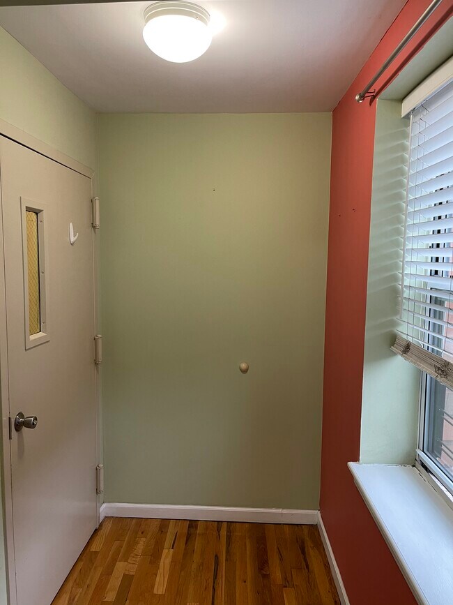 Unit Entrance - 191A W Kingsbridge Rd