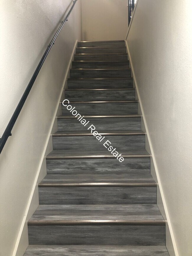 Foto del edificio - 801 Laurelwood Dr