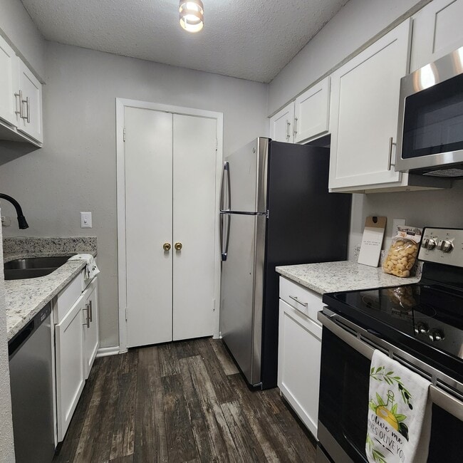 Summit of Thousand Oaks Apartments in San Antonio, TX