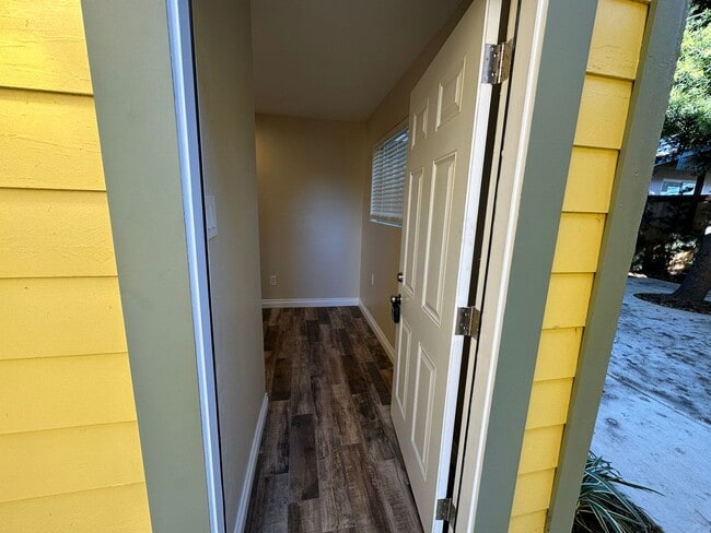 Foto del edificio - 678 N Shaffer St