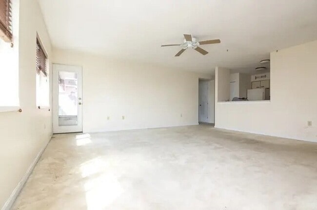 Foto del edificio - 50 S Common St