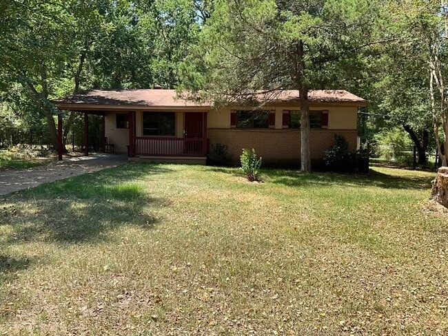 Photo - 313 South Fox Hall Road House