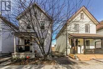 Building Photo - 185 Louisa St