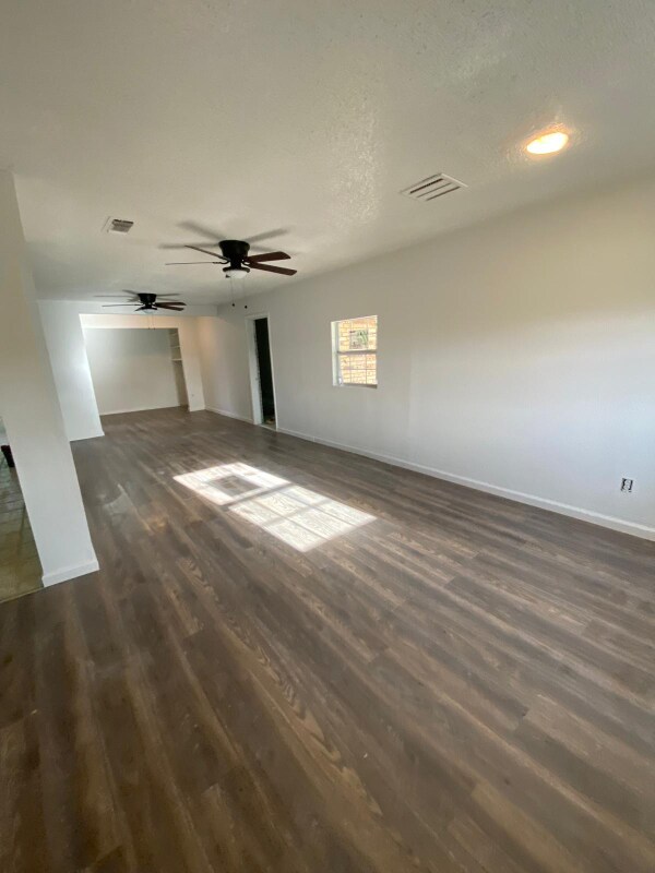 Building Photo - 650 S 22nd St