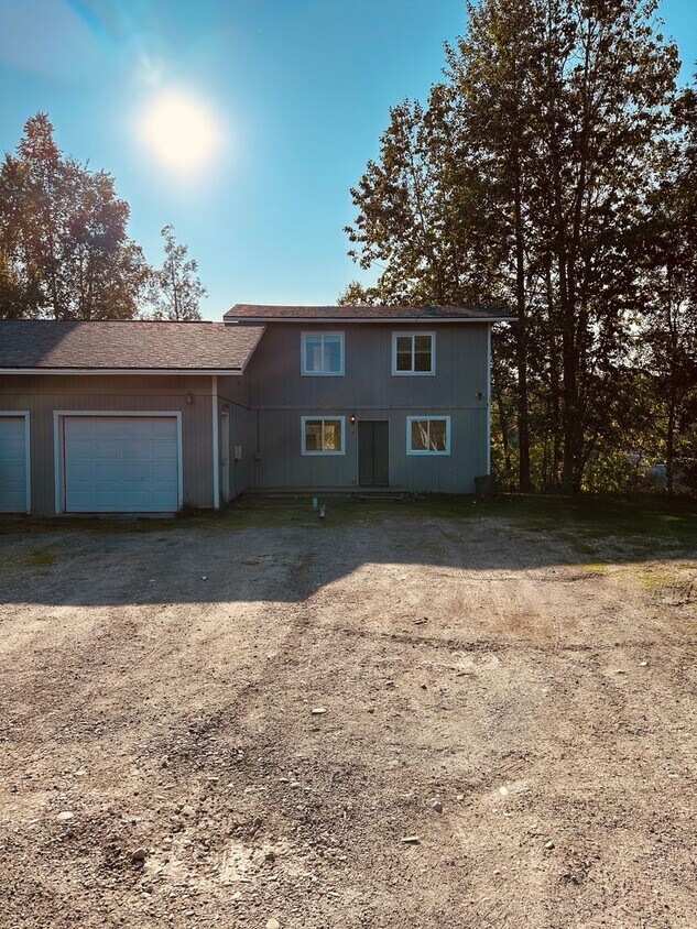 Primary Photo - 1670 N Basie Point Cir
