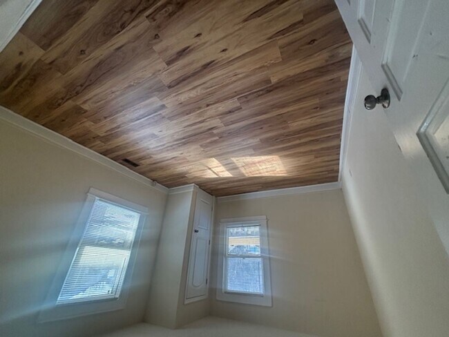 Building Photo - Knoxville 37920 - 3 bedroom 2 bath - call Howard Grower 865-705-0969