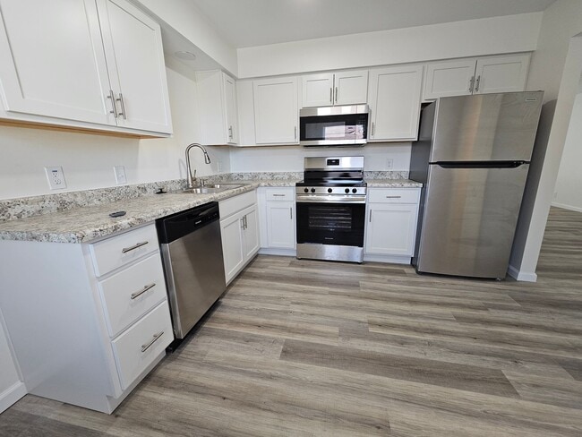 Building Photo - Lem Court Townhomes