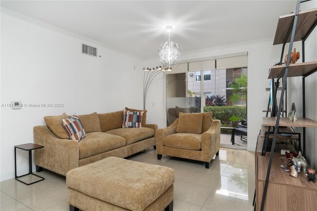 Foto del edificio - 17125 N Bay Rd