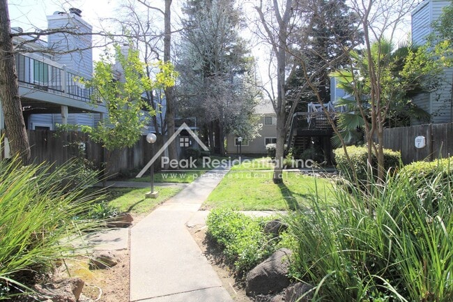 Building Photo - 2 br, 2 bath House - 1537 Hood Road #D