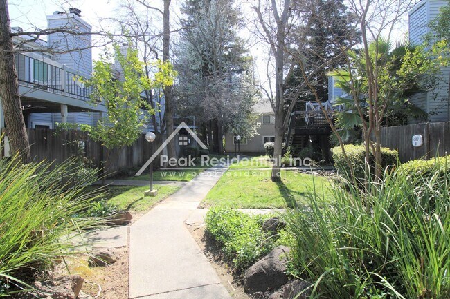Foto del edificio - 2 br, 2 bath House - 1537 Hood Road #D