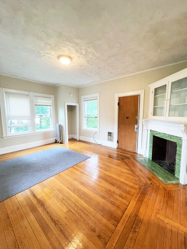 Primary Photo - 75 Lincoln Ave