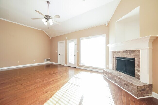 Foto del edificio - 2733 Graystone Dr