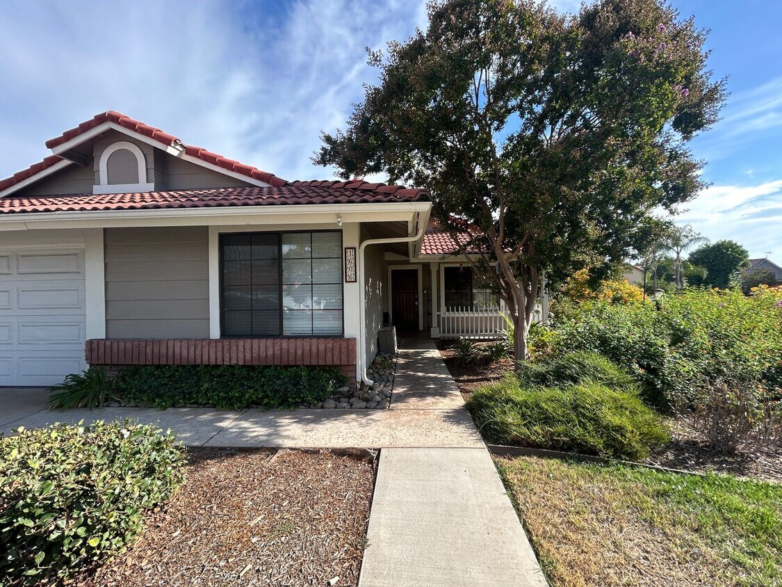 Foto principal - Beautiful 3 Bedroom 2 Bath Home in Redlands!