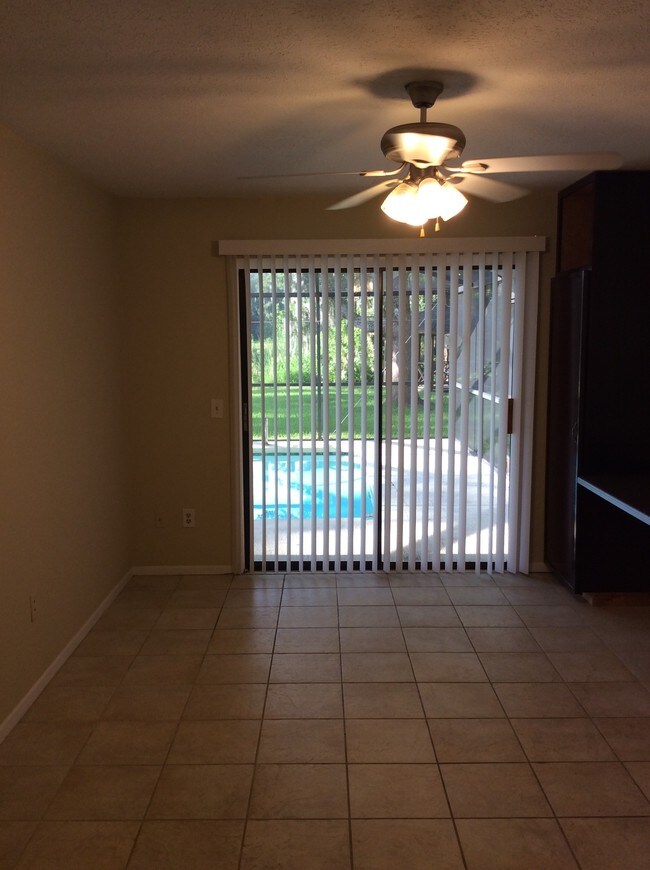 Building Photo - 21334 Lake Sharon Dr
