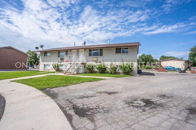 Foto del edificio - 1034 Virginia Cir