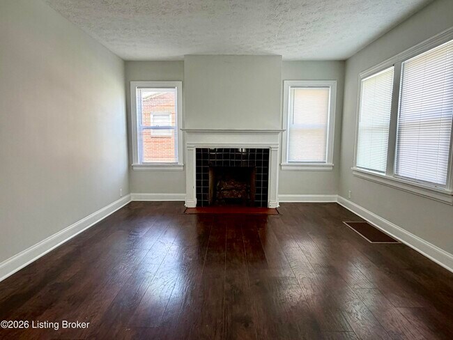 Foto del edificio - 5710 Barrett Ln