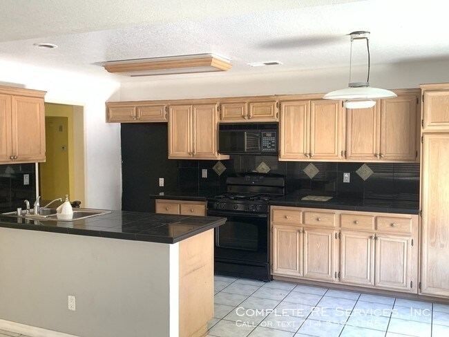 Building Photo - 10531 Greenacre Dr
