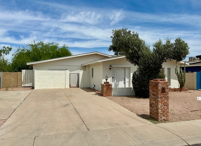 Nicely updated Marlette Estates home with pool, 3 beds, 2 baths. - Nicely updated Marlette Estates home with pool, 3 beds, 2 baths. Features tile wood floors, firep...