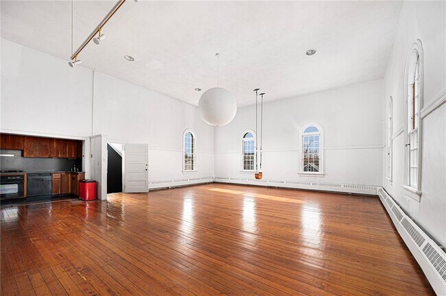 Building Photo - 4 Pallas St