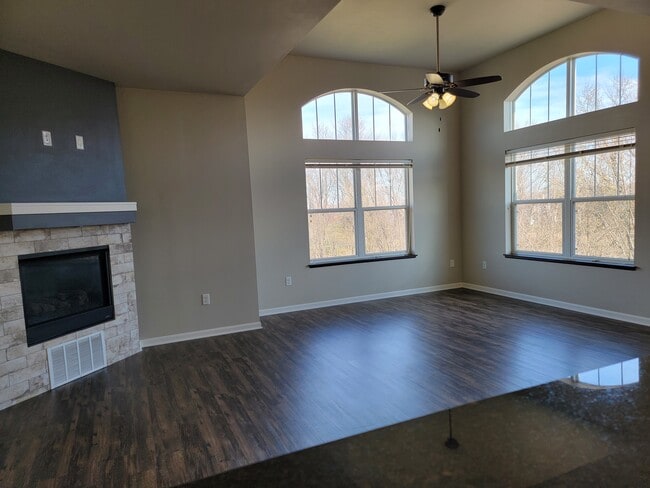 Building Photo - 5192 Sassafras Dr