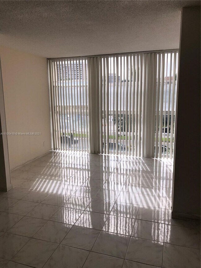 Foto del edificio - 2101 Atlantic Shores Blvd