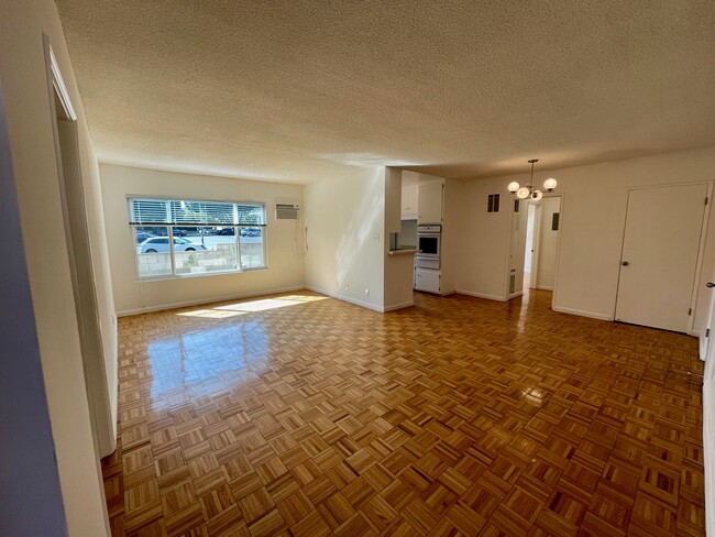 Building Photo - 1251 N Fuller Ave