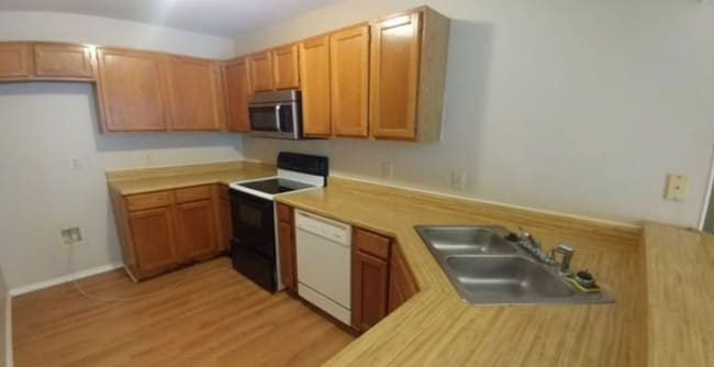 Building Photo - 722 Meadow Gate