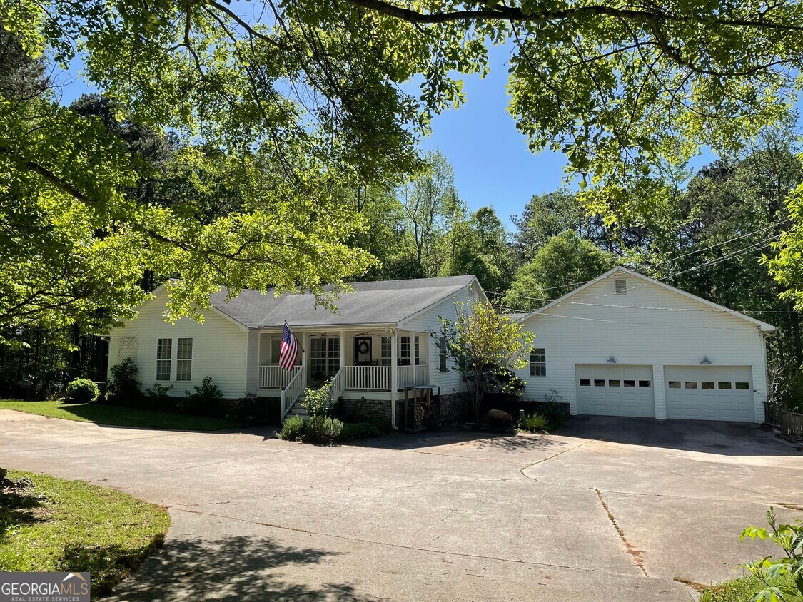 Primary Photo - 8590 Hearn Rd
