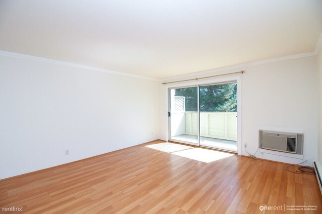 Foto del edificio - 1031 Crestview Dr