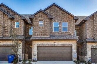 Building Photo - 2414 Ash Ln