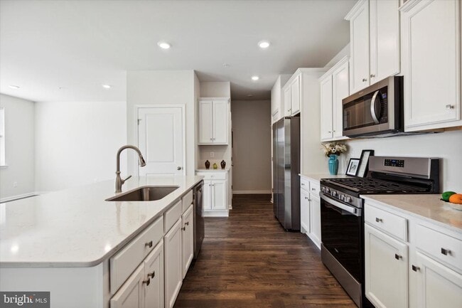 Building Photo - 76 Fonthill Ct