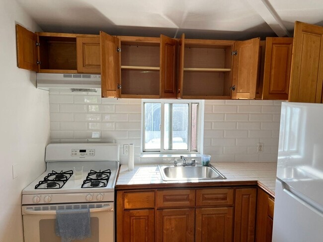Building Photo - 25-10 94th St