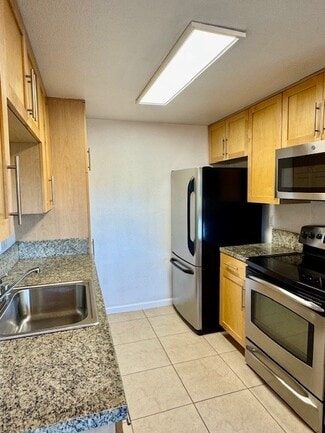 Building Photo - 223 Masters Ct