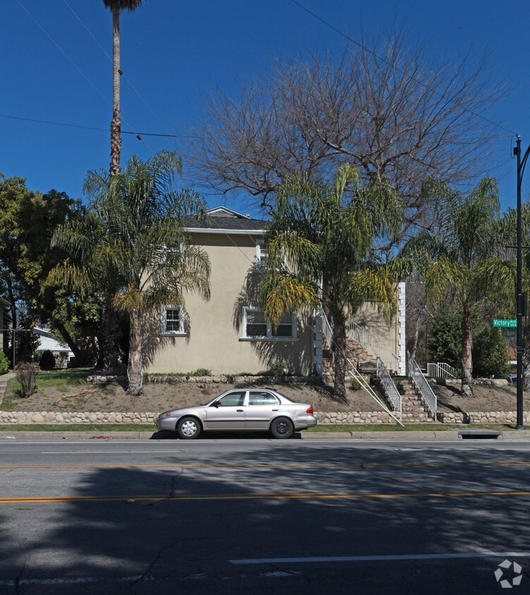 Building Photo - 1201 W Victory Blvd