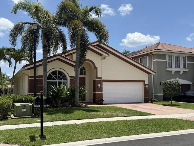 Building Photo - 9084 Silver Glen Way