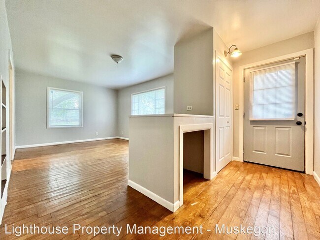 Building Photo - 2 br, 1 bath House - 2263 Vine Avenue