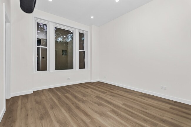 Foto del edificio - 1721 W Pierce Ave